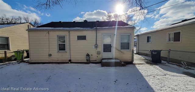 545 E Dallas Avenue, Madison Heights, MI 48071