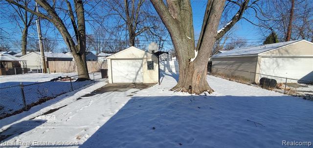 545 E Dallas Avenue, Madison Heights, MI 48071