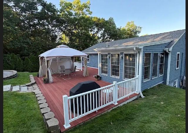 54 Westfield Dr, North Attleboro, MA 02760