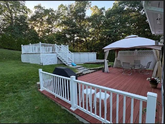 54 Westfield Dr, North Attleboro, MA 02760