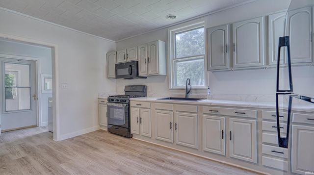 103 S Church Street, Owensville, IN 47665