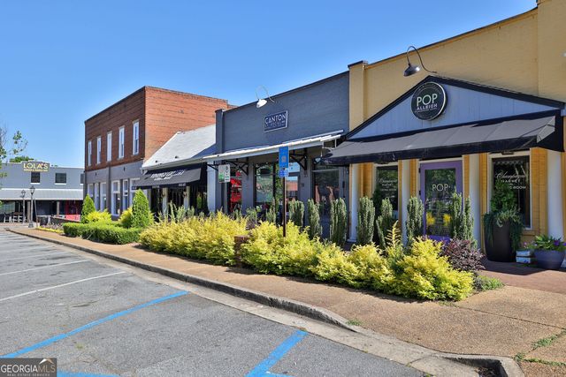 205 Thomas Circle, Roswell, GA 30075