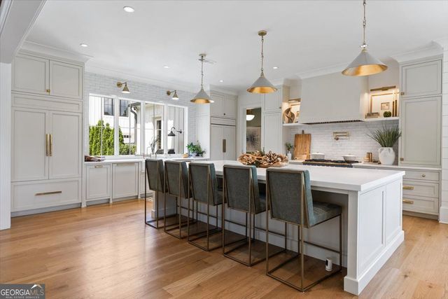 205 Thomas Circle, Roswell, GA 30075