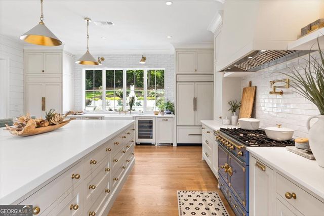 205 Thomas Circle, Roswell, GA 30075