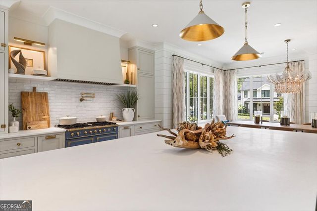 205 Thomas Circle, Roswell, GA 30075