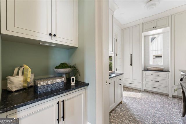 205 Thomas Circle, Roswell, GA 30075