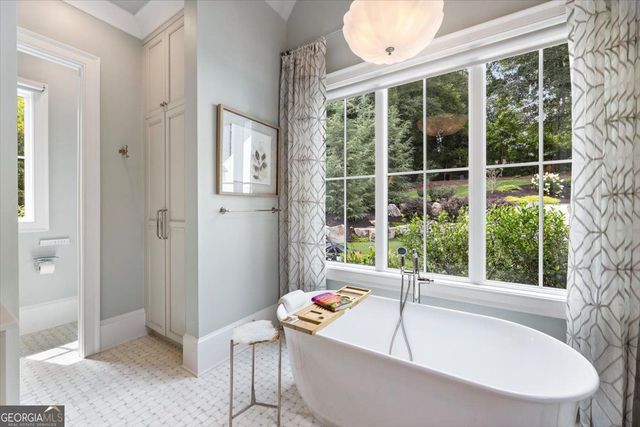205 Thomas Circle, Roswell, GA 30075