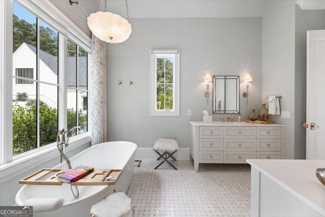 205 Thomas Circle, Roswell, GA 30075
