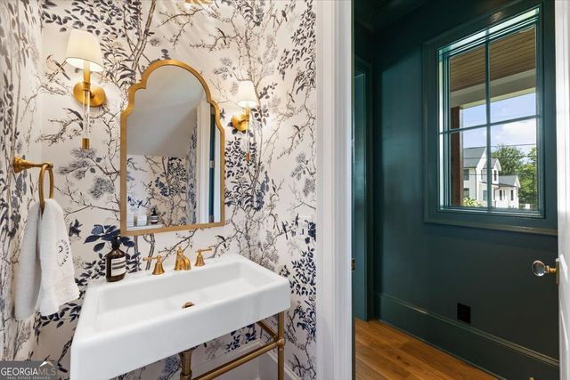 205 Thomas Circle, Roswell, GA 30075