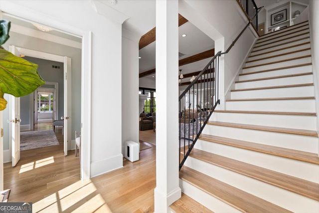 205 Thomas Circle, Roswell, GA 30075