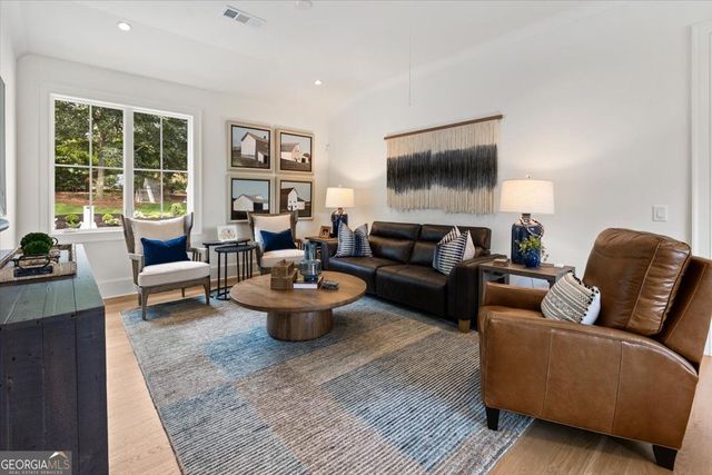 205 Thomas Circle, Roswell, GA 30075