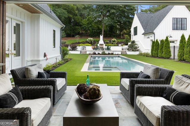 205 Thomas Circle, Roswell, GA 30075