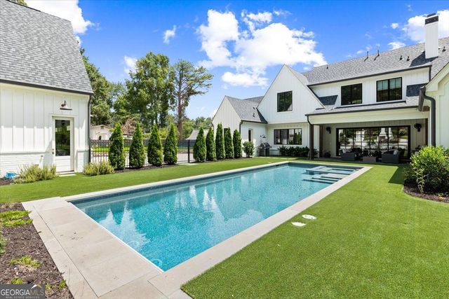 205 Thomas Circle, Roswell, GA 30075