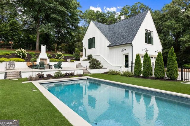 205 Thomas Circle, Roswell, GA 30075