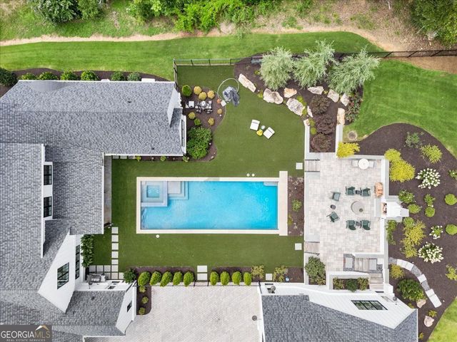205 Thomas Circle, Roswell, GA 30075