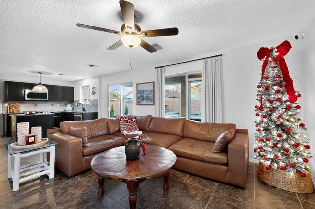 236 El Camino Loop NW, Rio Rancho, NM 87144