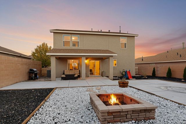 236 El Camino Loop NW, Rio Rancho, NM 87144