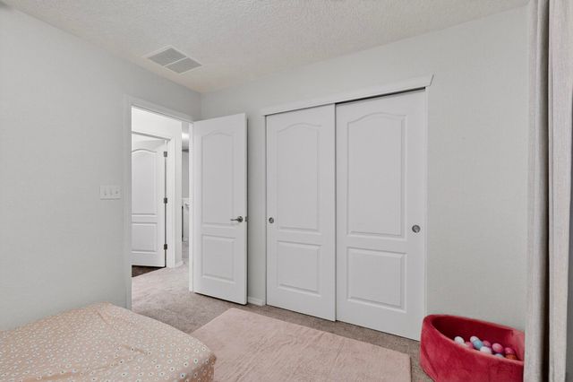 236 El Camino Loop NW, Rio Rancho, NM 87144