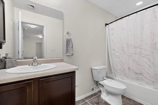 236 El Camino Loop NW, Rio Rancho, NM 87144