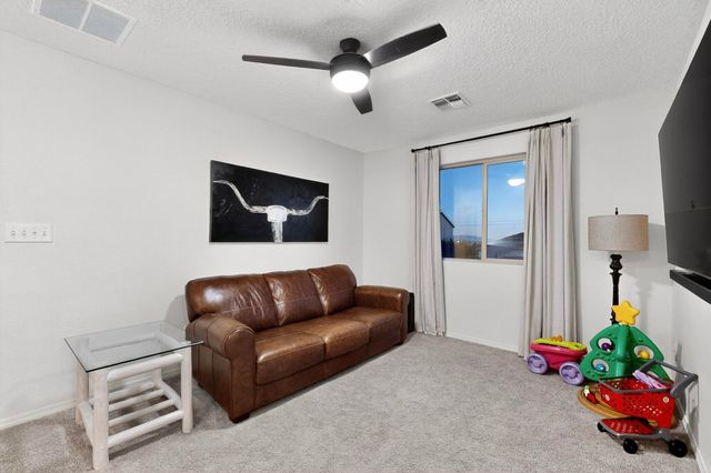 236 El Camino Loop NW, Rio Rancho, NM 87144