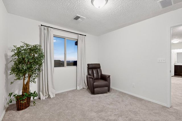 236 El Camino Loop NW, Rio Rancho, NM 87144