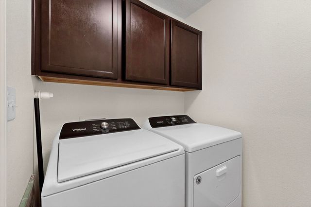 236 El Camino Loop NW, Rio Rancho, NM 87144