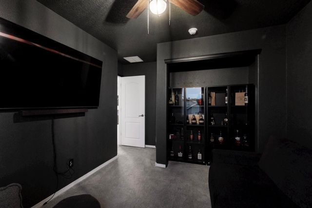 236 El Camino Loop NW, Rio Rancho, NM 87144