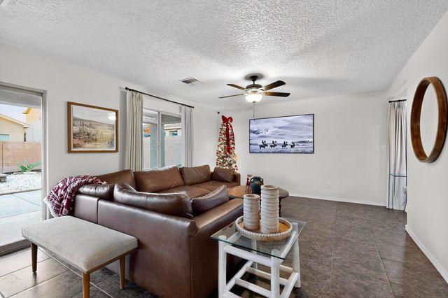 236 El Camino Loop NW, Rio Rancho, NM 87144