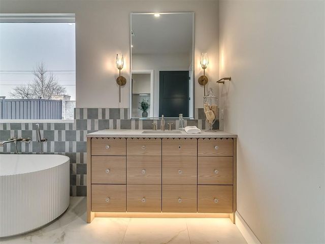6305 NW 150th Terrace, Oklahoma City, OK 73142