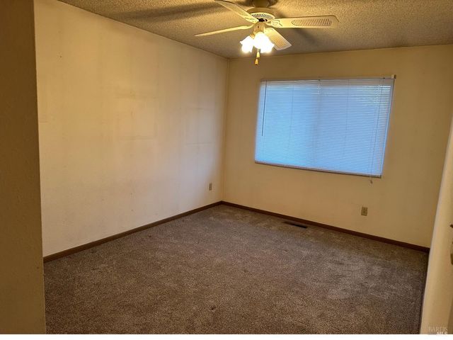 567 Pebble Way St, Clearlake Oaks, CA 95423