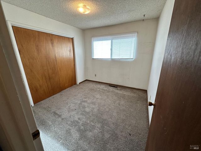 567 Pebble Way St, Clearlake Oaks, CA 95423