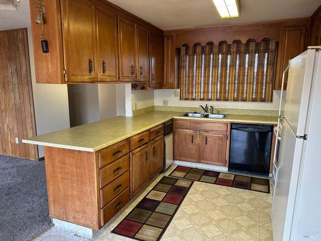 567 Pebble Way St, Clearlake Oaks, CA 95423