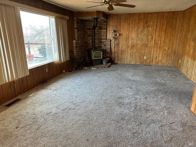 567 Pebble Way St, Clearlake Oaks, CA 95423