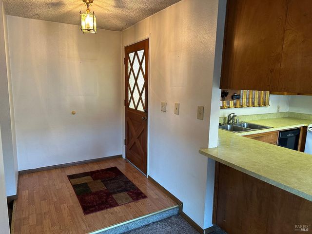 567 Pebble Way St, Clearlake Oaks, CA 95423