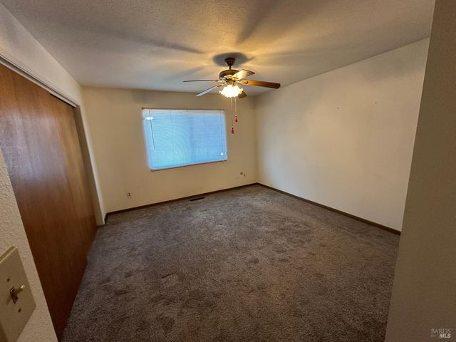 567 Pebble Way St, Clearlake Oaks, CA 95423