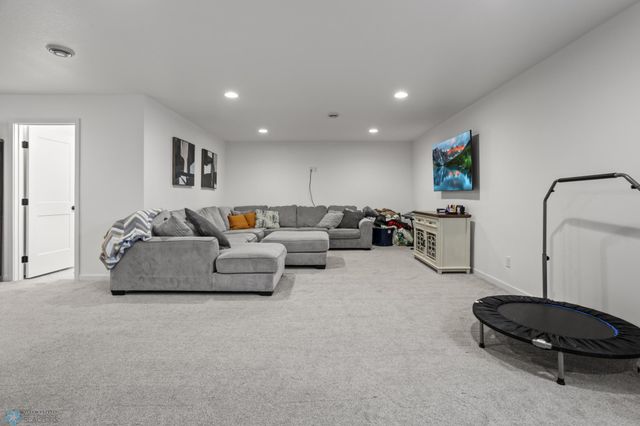 5497 11th Street W, West Fargo, ND 58078
