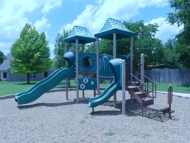 332 Emma Call Court, Decatur, TX 76234