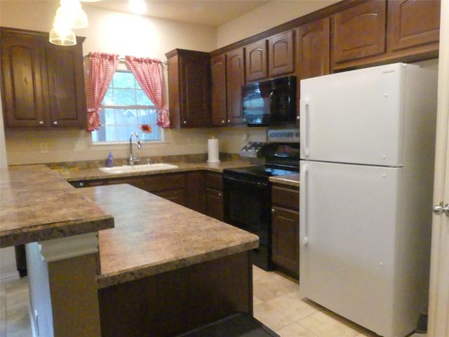 332 Emma Call Court, Decatur, TX 76234