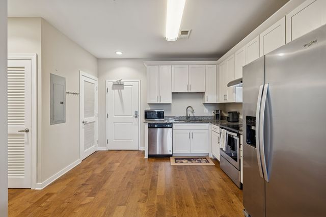 1319 W Main St Apt 303, Franklin, TN 37064