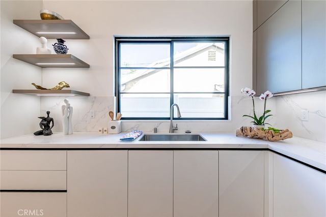 20171 Bayview Avenue, Newport Beach, CA 92660