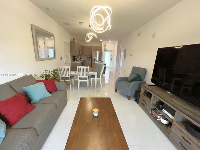 4745 NW 84th Ct 42, Doral, FL 33166