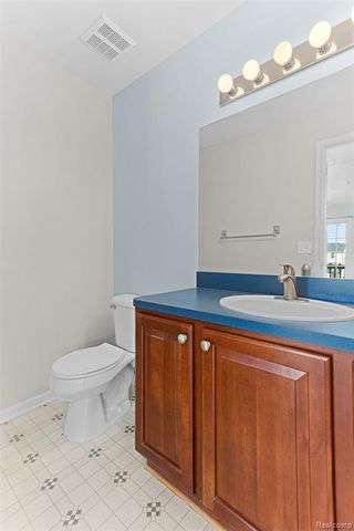 208 Amys Walk, Auburn Hills, MI 48326