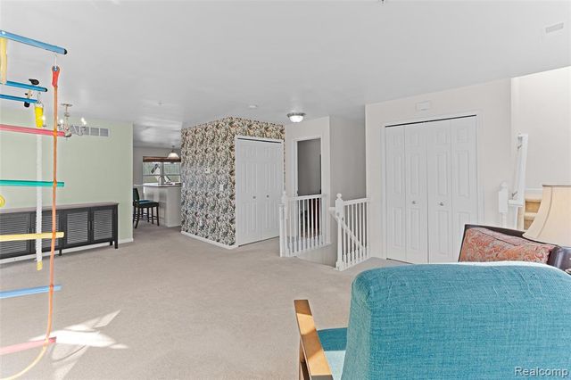 208 Amys Walk, Auburn Hills, MI 48326