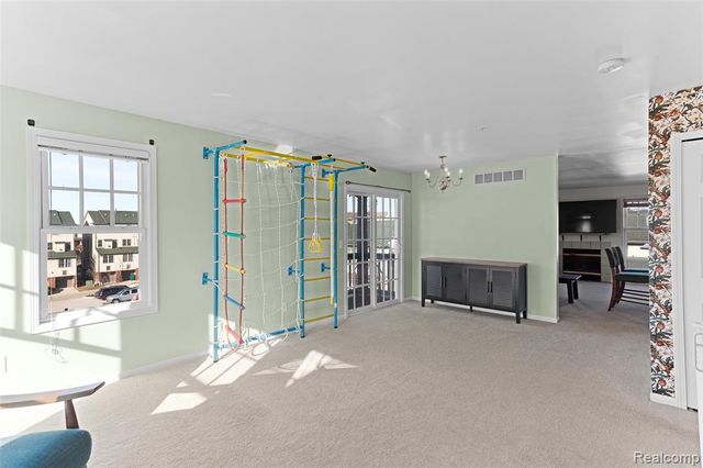 208 Amys Walk, Auburn Hills, MI 48326