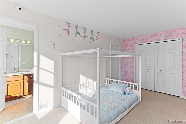 208 Amys Walk, Auburn Hills, MI 48326