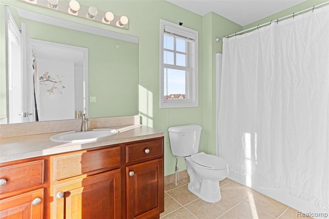 208 Amys Walk, Auburn Hills, MI 48326