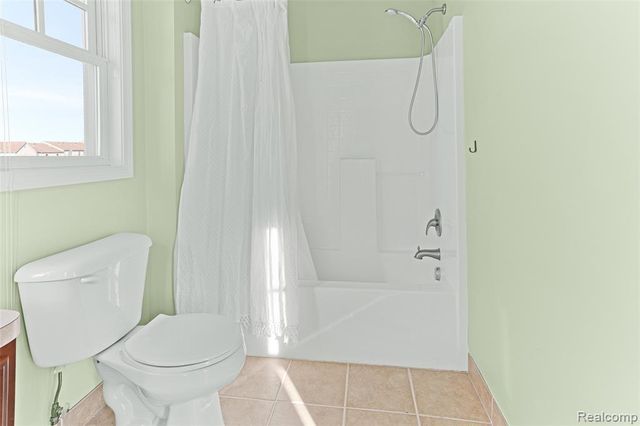 208 Amys Walk, Auburn Hills, MI 48326