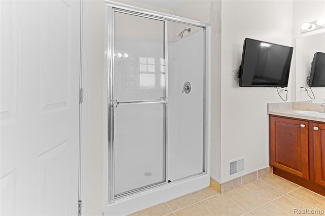 208 Amys Walk, Auburn Hills, MI 48326