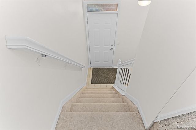 208 Amys Walk, Auburn Hills, MI 48326