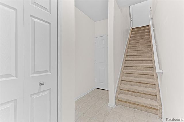 208 Amys Walk, Auburn Hills, MI 48326